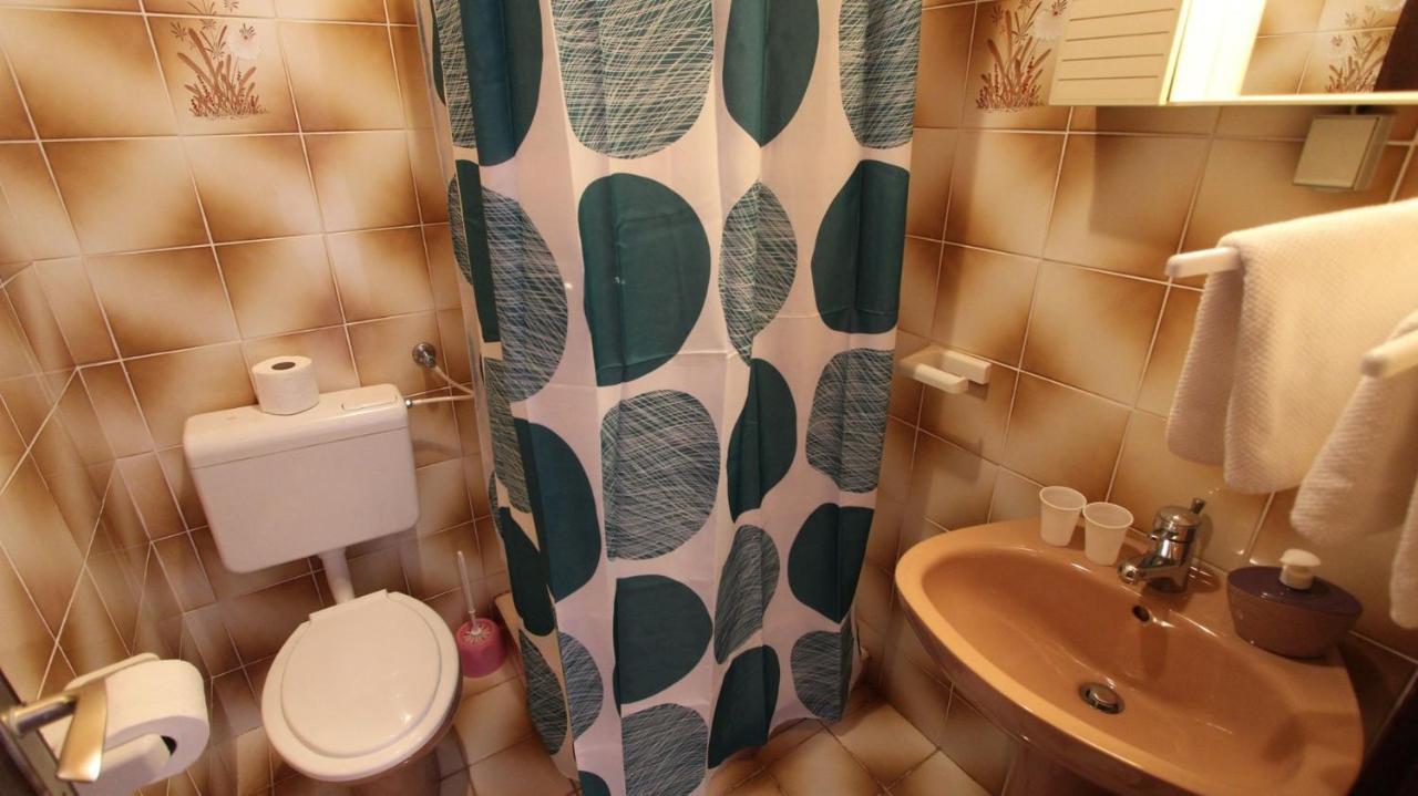Room Jelka 3 Malinska Exterior foto